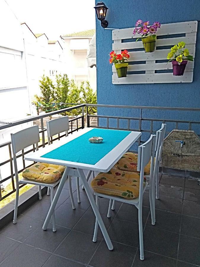 Iro Apartment Néa Péramos Exterior foto